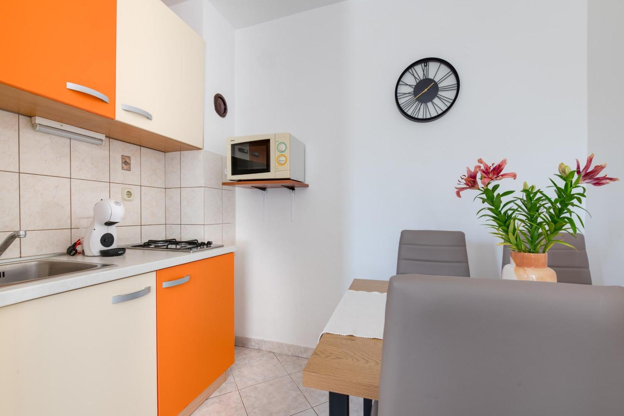Villa Livia With Three Nice Apartments, Swimming Pool, Childrens Playground, Barbecue And Free Parking Ližnjan Exteriör bild